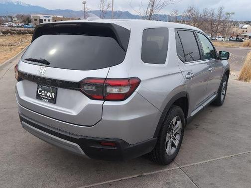 2023 Honda Pilot EX-L 8-Passenger