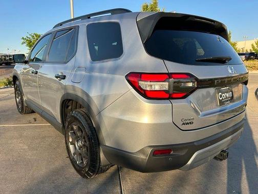 Silver 2025 Honda Pilot TrailSport
