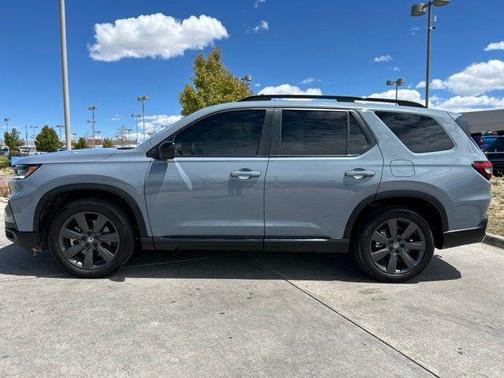 Sonic Gray Pearl 2025 Honda Pilot Sport