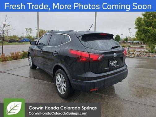 Magnetic Black 2018 Nissan Rogue Sport SV