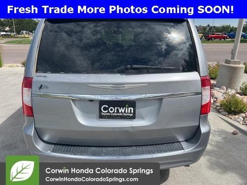 2014 Chrysler Town & Country Touring-L