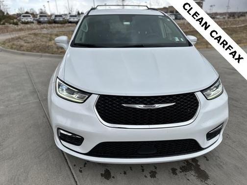 2022 Chrysler Pacifica Touring-L