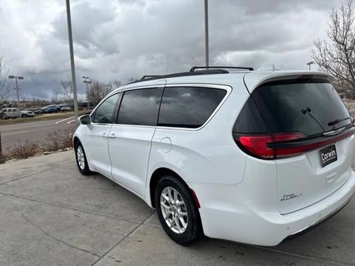 2022 Chrysler Pacifica Touring-L