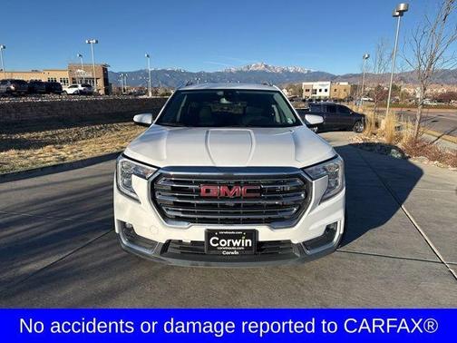 Summit White 2024 GMC Terrain SLT