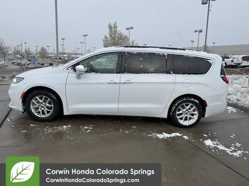 2022 Chrysler Pacifica Touring-L