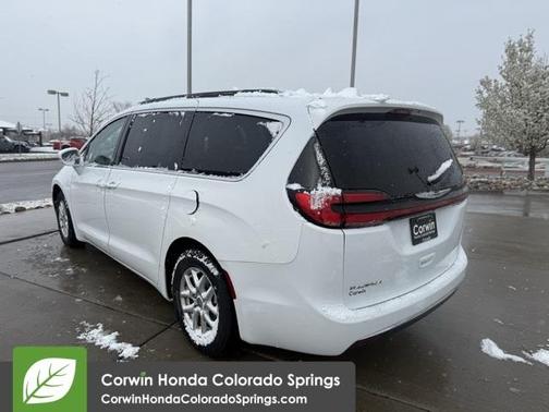 2022 Chrysler Pacifica Touring-L