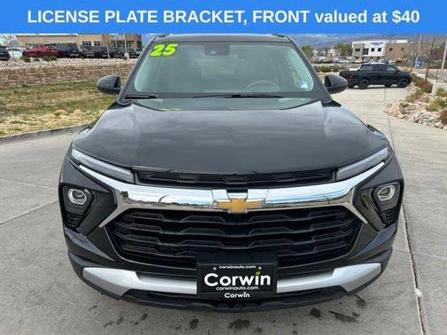 Mosaic Black Metallic 2025 Chevrolet Trailblazer LT
