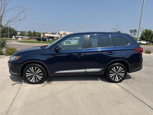 2020 Mitsubishi Outlander SE