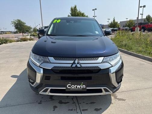 2020 Mitsubishi Outlander SE