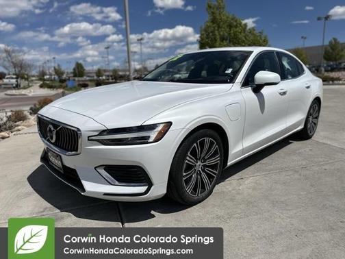 2022 Volvo S60 Recharge Plug-In Hybrid T8 Inscription
