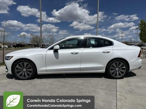 2022 Volvo S60 Recharge Plug-In Hybrid T8 Inscription