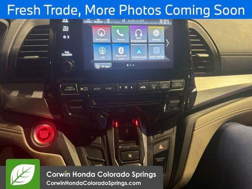 White Diamond Pearl 2018 Honda Odyssey EX-L