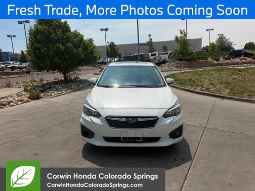 Crystal White Pearl 2017 Subaru Impreza 2.0i Premium