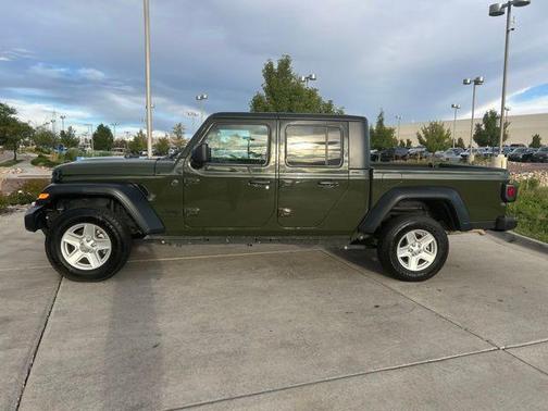 2023 Jeep Gladiator Sport