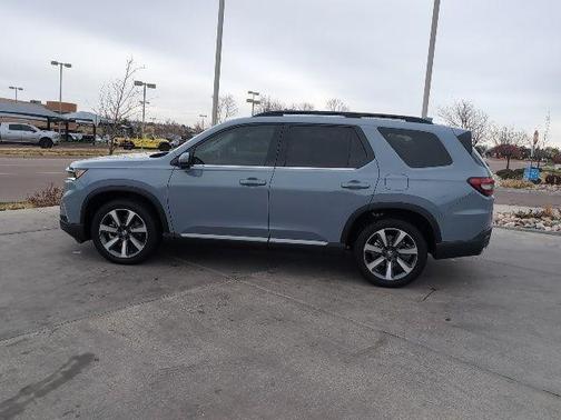 Sonic Gray Pearl 2025 Honda Pilot Elite
