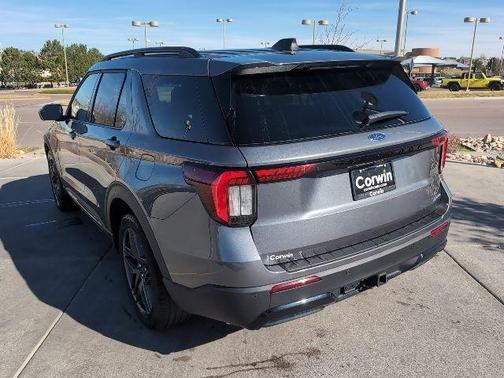 Gray Metallic 2025 Ford Explorer ST-Line
