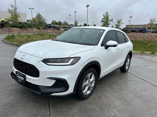 Platinum White Pearl 2023 Honda HR-V LX