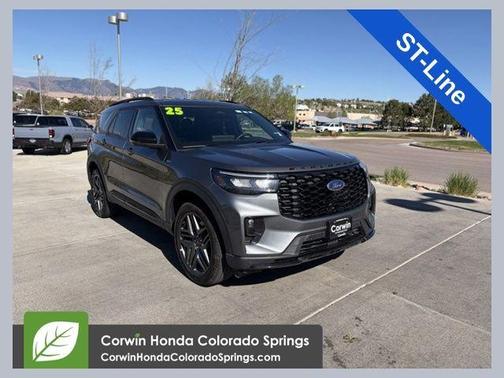 Gray Metallic 2025 Ford Explorer ST-Line