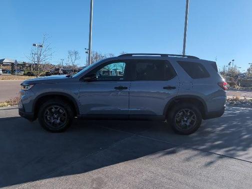 Sonic Gray Pearl 2025 Honda Pilot TrailSport