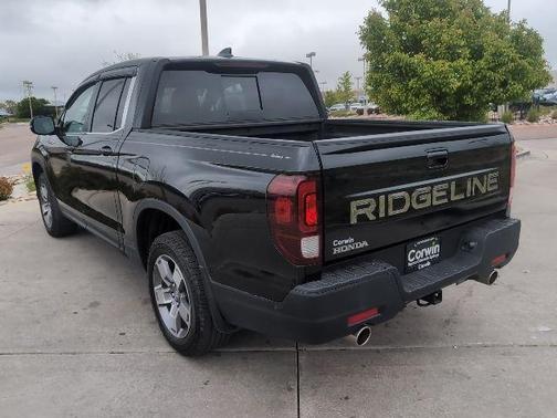 Crystal Black Pearl 2024 Honda Ridgeline RTL