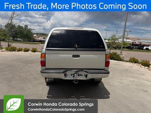 Lunar Mist Metallic 2004 Toyota Tacoma Xtracab