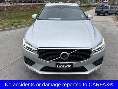 Crystal White Pearl Metallic 2019 Volvo XC60 T5 R-Design