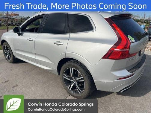 Crystal White Pearl Metallic 2019 Volvo XC60 T5 R-Design