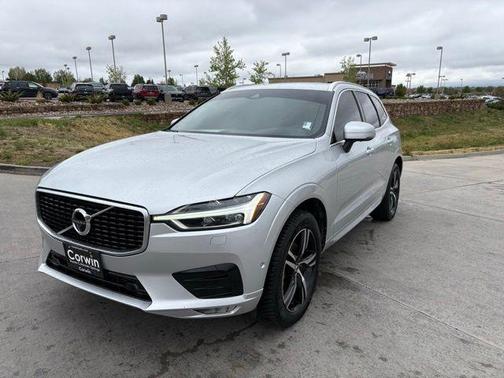 Crystal White Pearl Metallic 2019 Volvo XC60 T5 R-Design