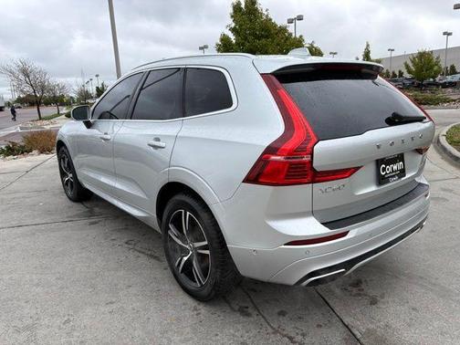 Crystal White Pearl Metallic 2019 Volvo XC60 T5 R-Design