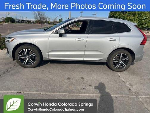 Crystal White Pearl Metallic 2019 Volvo XC60 T5 R-Design