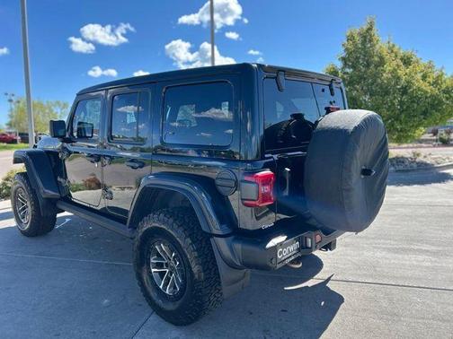 Black Clearcoat 2024 Jeep Wrangler Rubicon 392