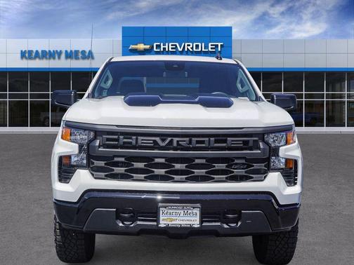 Summit White 2026 Chevrolet Silverado 1500 Custom Trail Boss