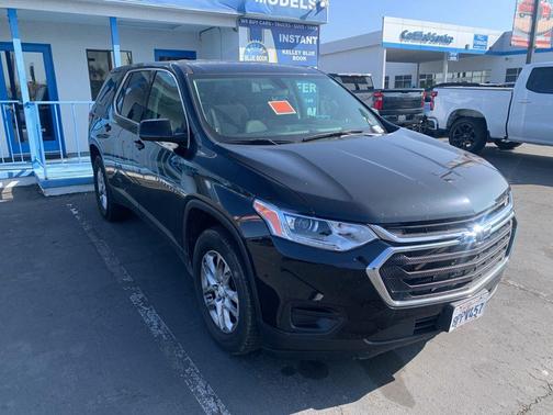 Mosaic Black Metallic 2020 Chevrolet Traverse LS