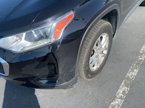 Mosaic Black Metallic 2020 Chevrolet Traverse LS