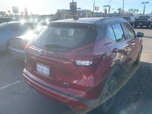 2023 Nissan Kicks SR