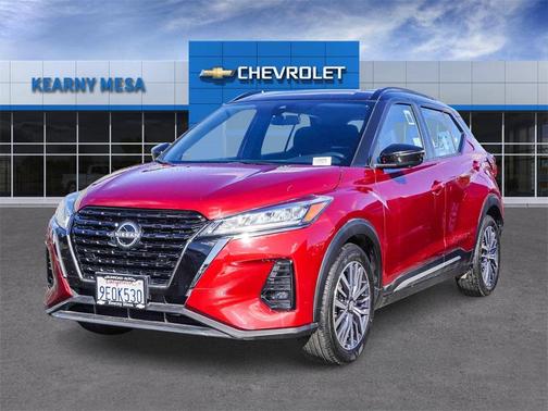 2023 Nissan Kicks SR