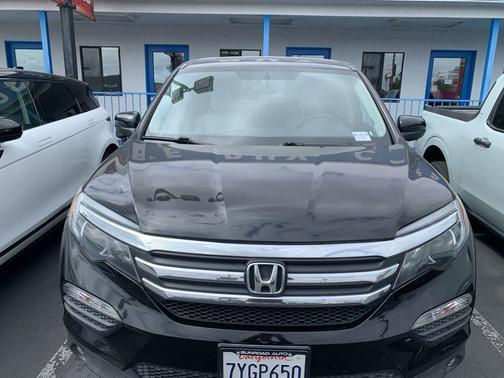 Crystal Black Pearl 2017 Honda Pilot EX-L