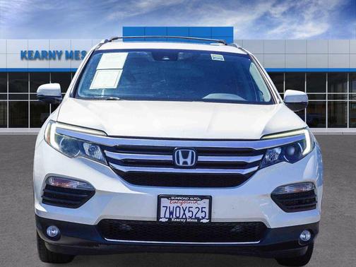 White 2017 Honda Pilot Touring