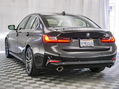2021 BMW 330 i