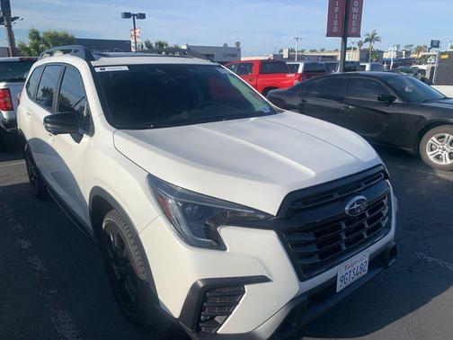 Crystal White Pearl 2023 Subaru Ascent Onyx Edition Limited 7-Passenger