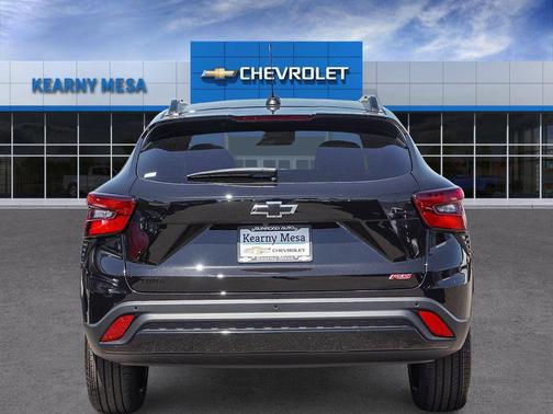 Mosaic Black Metallic 2026 Chevrolet Trax 2RS