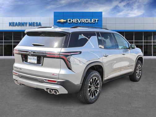 Sterling Gray Metallic 2026 Chevrolet Traverse Z71