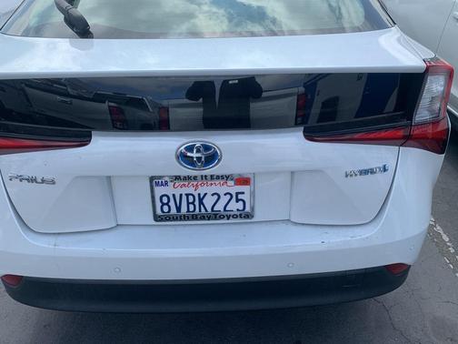 2021 Toyota Prius LE