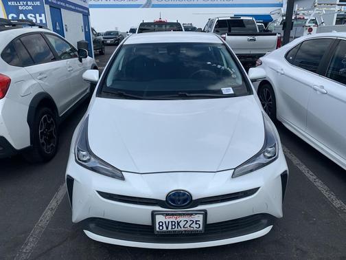 2021 Toyota Prius LE