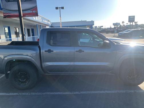 2023 Nissan Frontier S