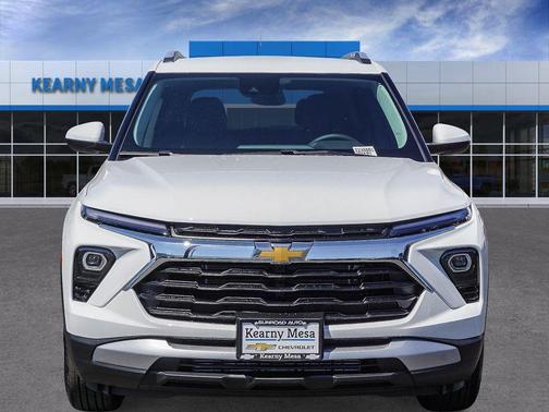 Summit White 2026 Chevrolet Trailblazer LT