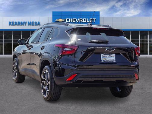 Mosaic Black Metallic 2026 Chevrolet Trax 2RS