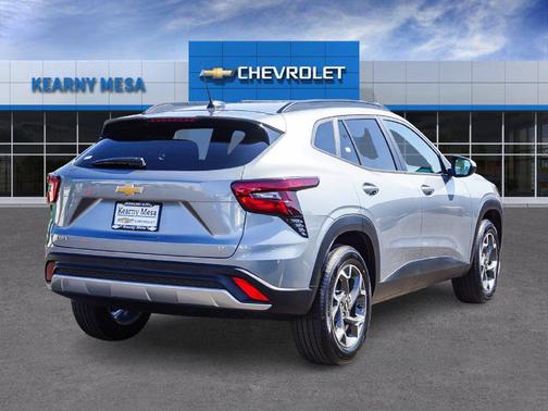 Sterling Gray Metallic 2026 Chevrolet Trax LT