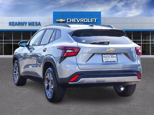Sterling Gray Metallic 2026 Chevrolet Trax LT