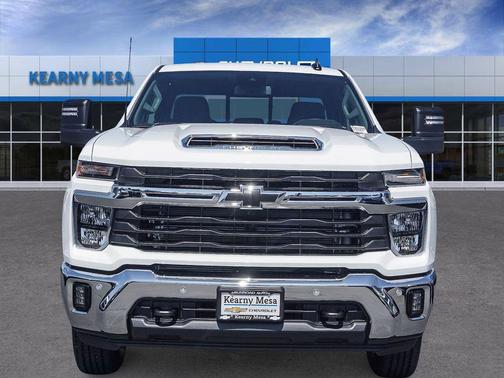 Summit White 2026 Chevrolet Silverado 1500 LT Trail Boss